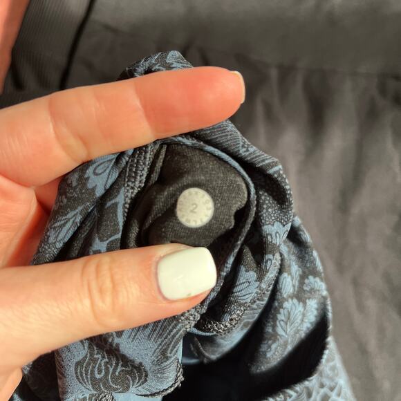 Lululemon Nouveau Mach Blue Print Wunder Under Leggings Size 2 - Picture 4 of 6